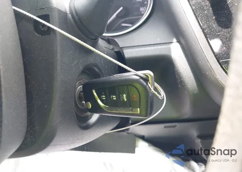 2020 Toyota Camry Le z USA, uszkodzony, nr VIN 4T1C11AK9LU921352